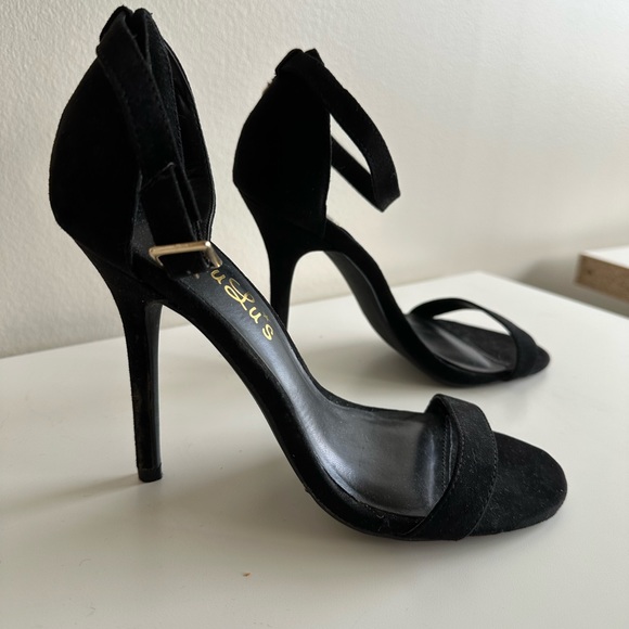 Lulu’s black suede stilettos size 7 - EUC - Picture 2 of 4